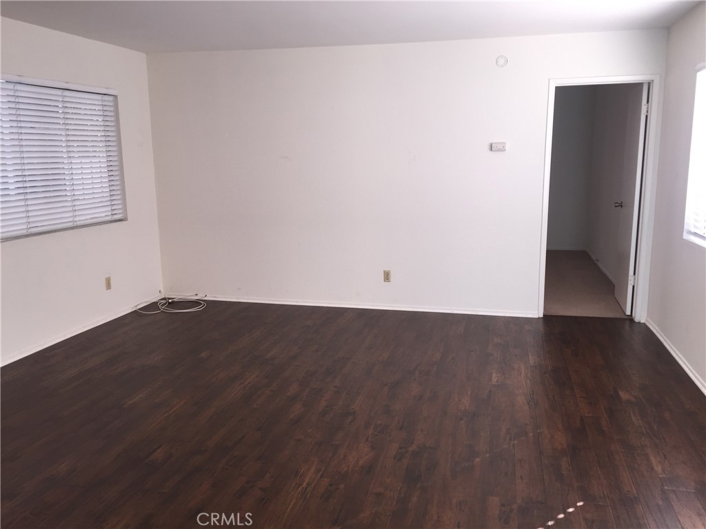 637 Manhattan Beach Boulevard Property Photo 14