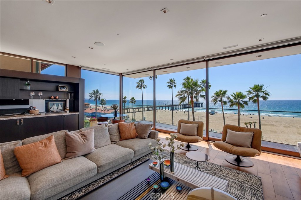 1204 The Strand Property Photo 8