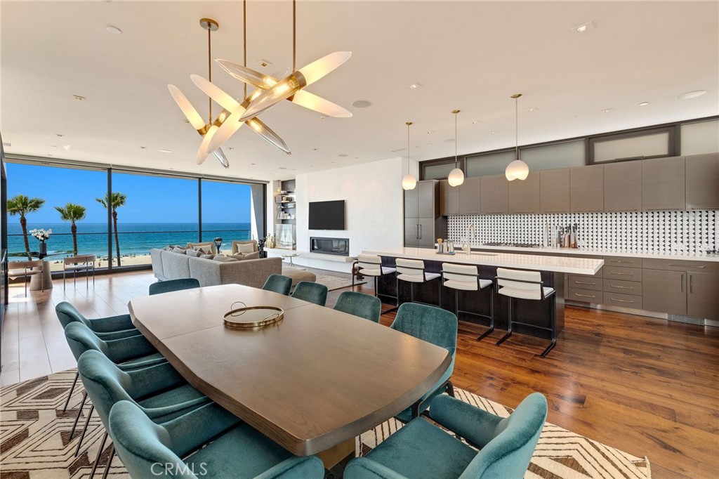 1204 The Strand Property Photo 11