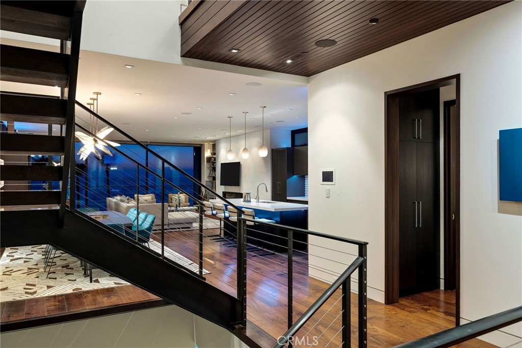 1204 The Strand Property Photo 19
