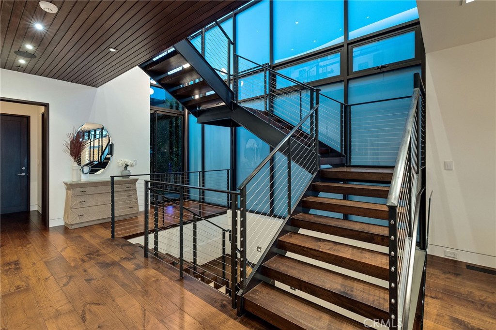 1204 The Strand Property Photo 20