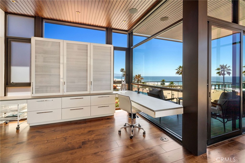 1204 The Strand Property Photo 27