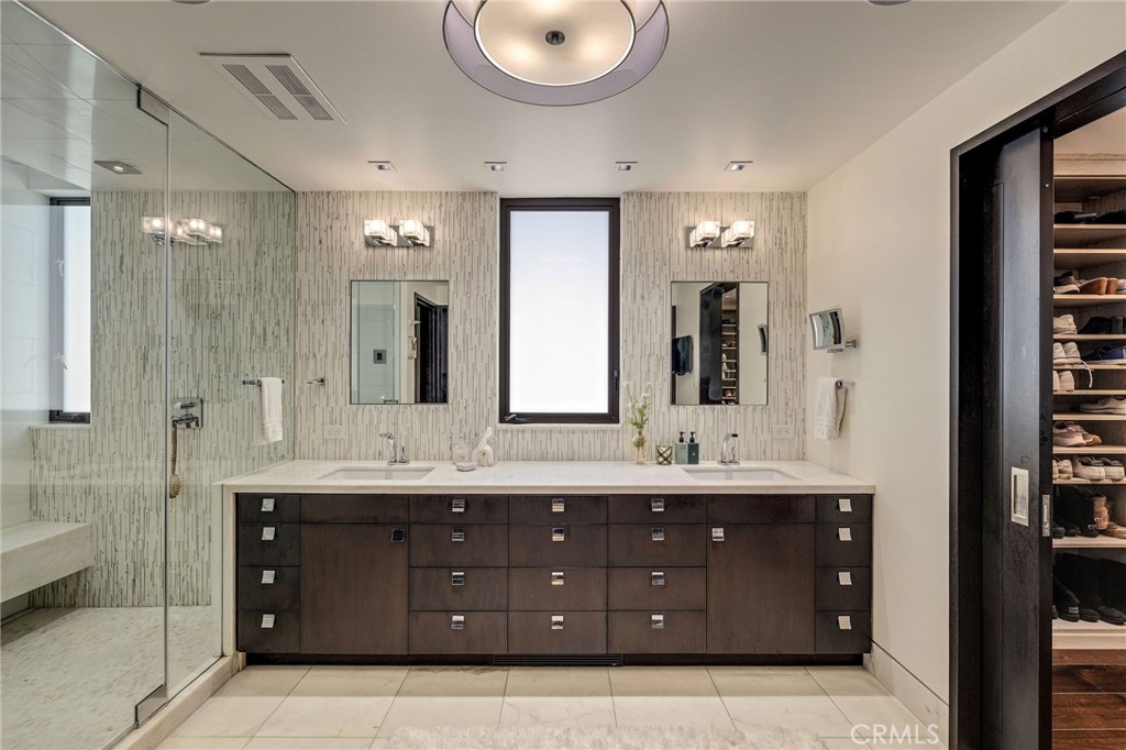 1204 The Strand Property Photo 29