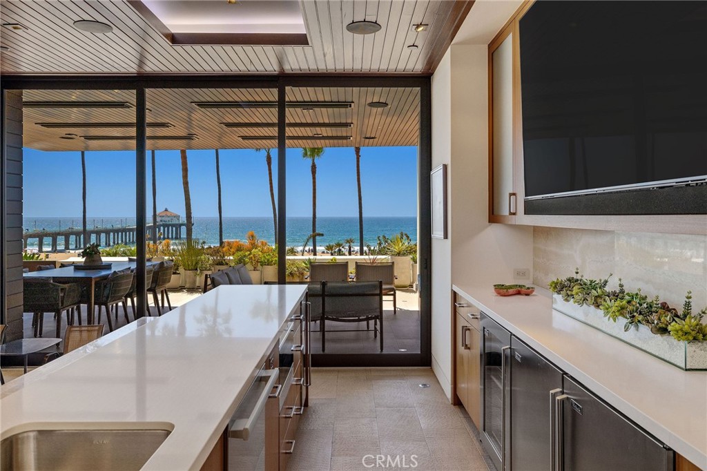 1204 The Strand Property Photo 37