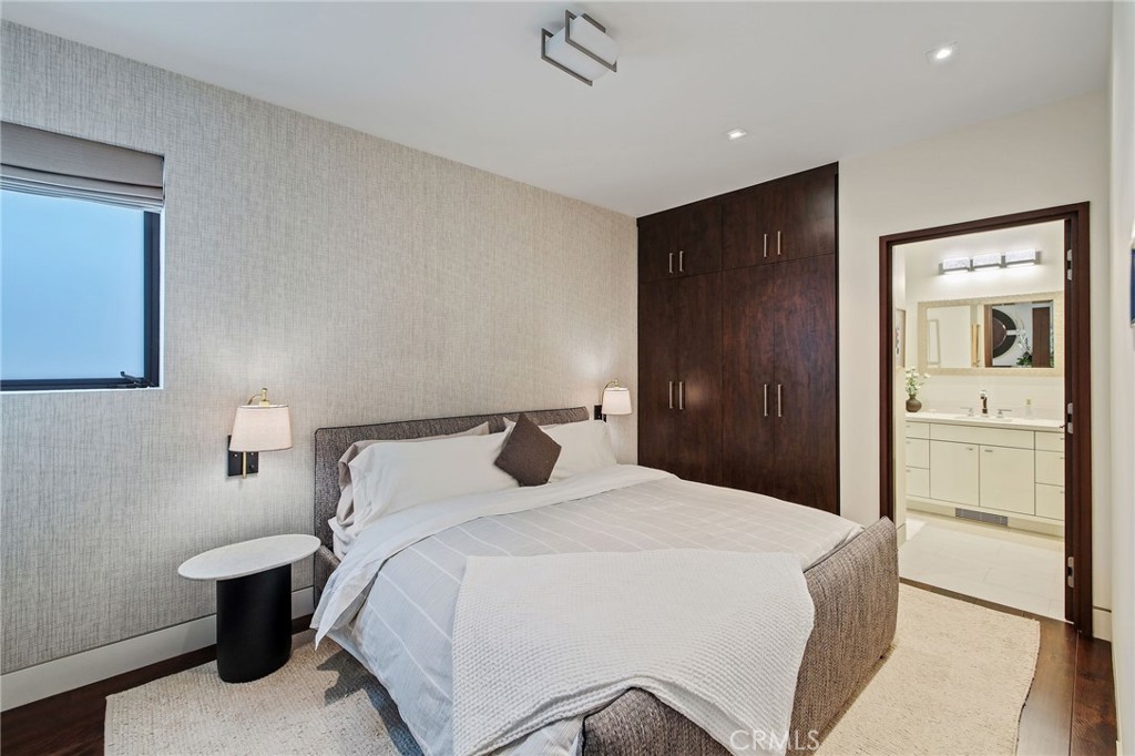 1204 The Strand Property Photo 43