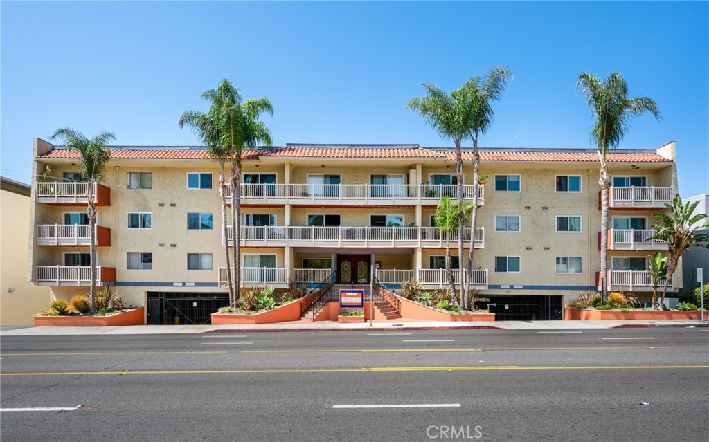 1707 Pacific Coast Highway 413 Property Photo 1