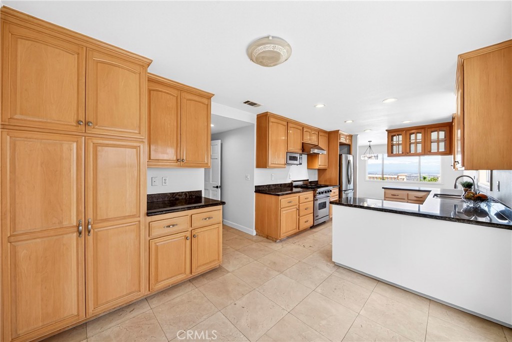27402 Larchbluff Property Photo 14