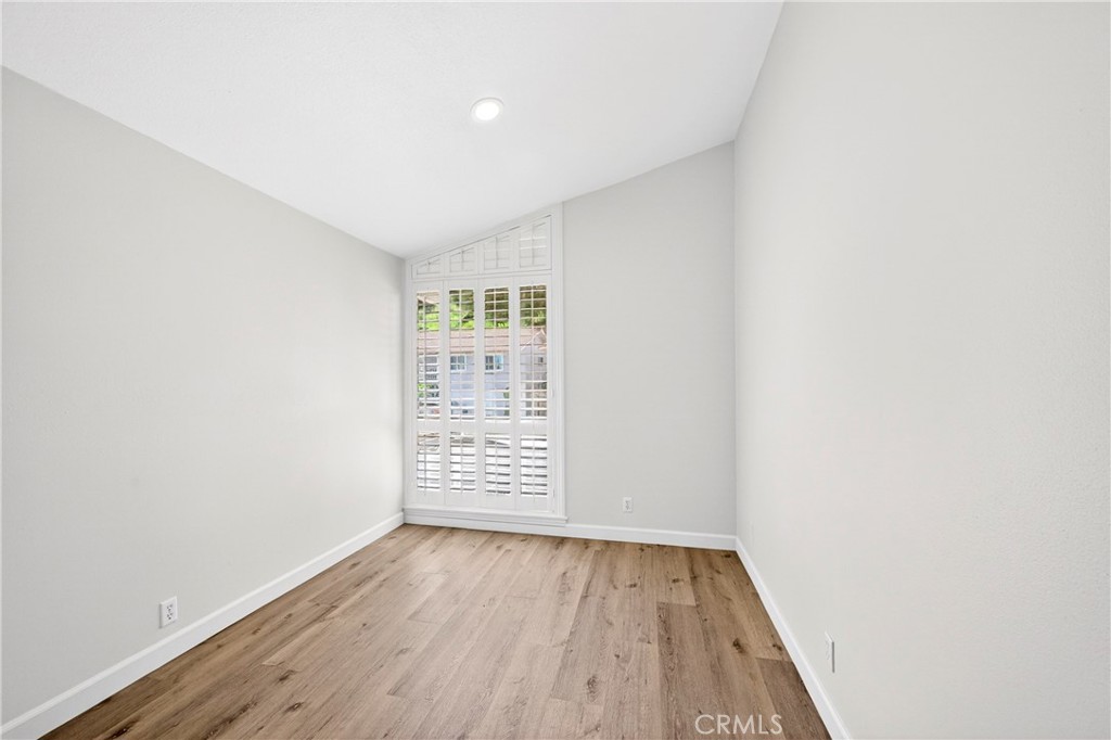 27402 Larchbluff Property Photo 22