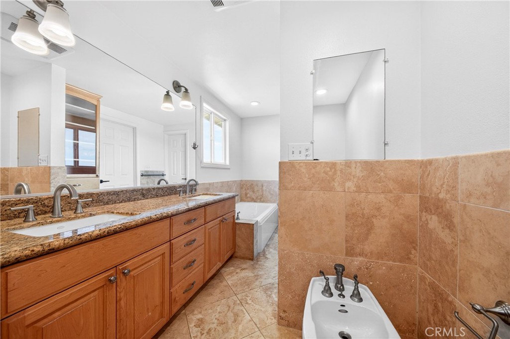 27402 Larchbluff Property Photo 44