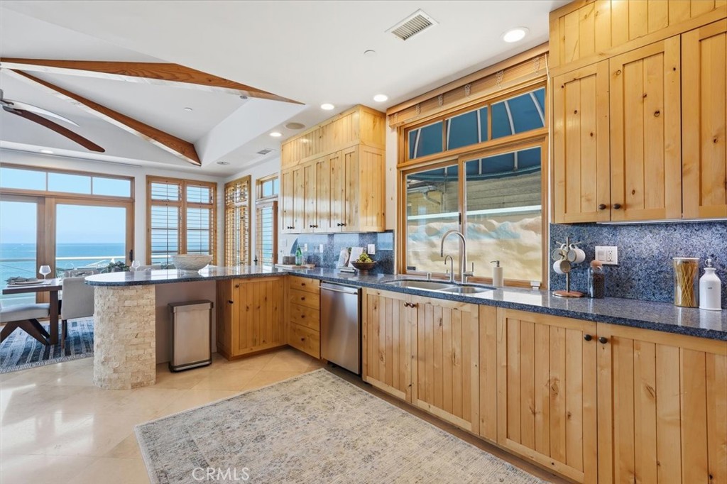 807 Esplanade Property Photo 9