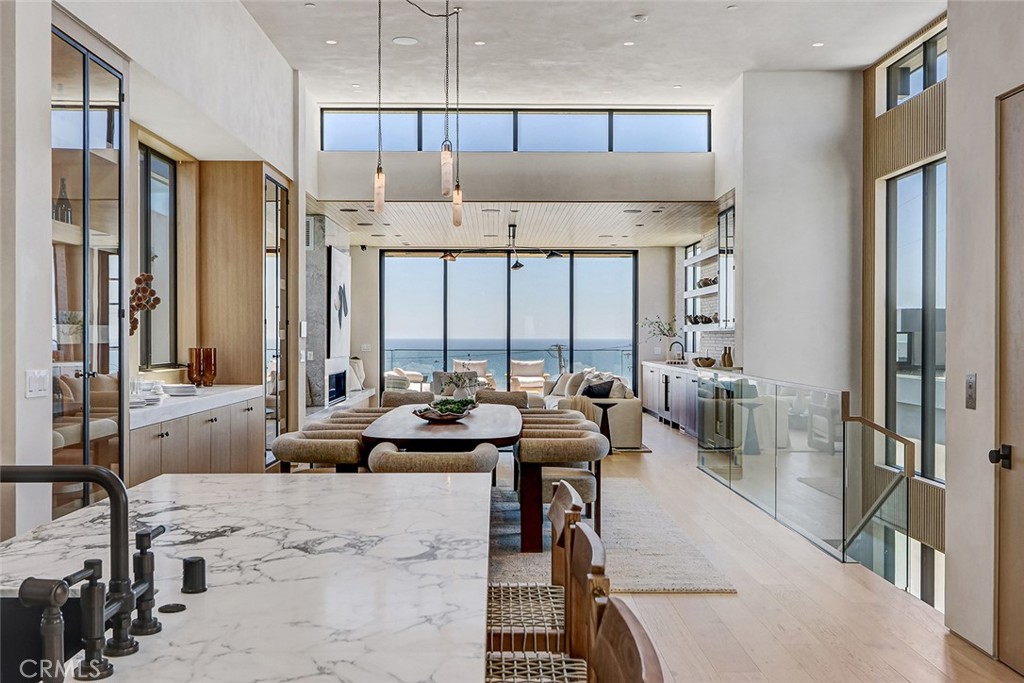 1404 Manhattan Property Photo 1
