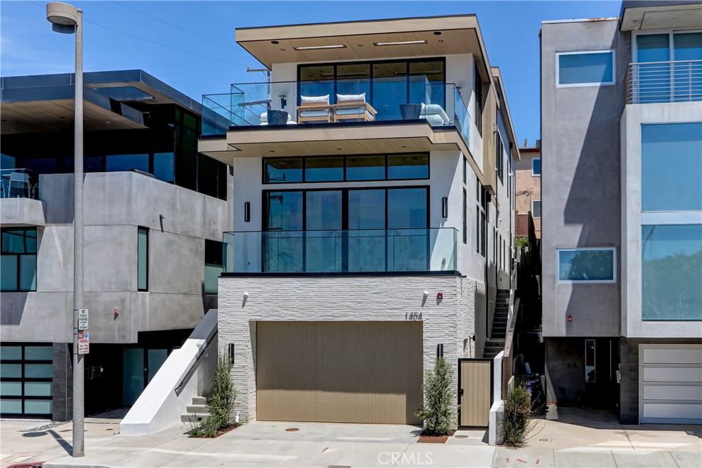 1404 Manhattan Property Photo 2