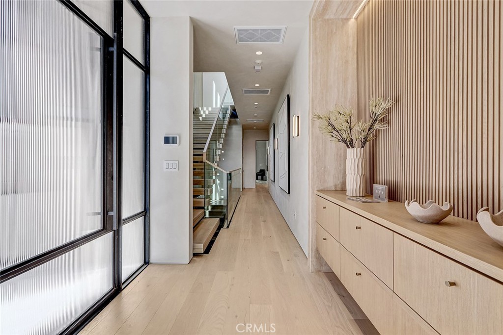 1404 Manhattan Property Photo 5