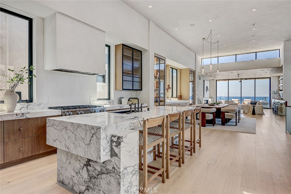 1404 Manhattan Property Photo 15