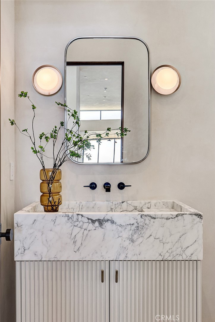1404 Manhattan Property Photo 17