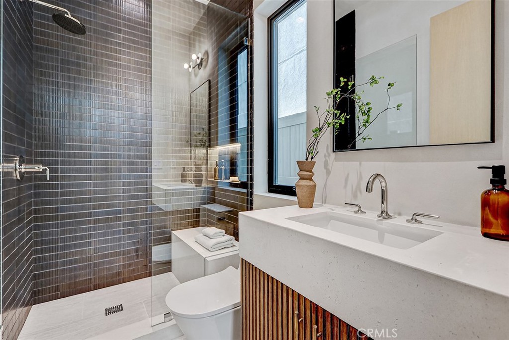 1404 Manhattan Property Photo 42