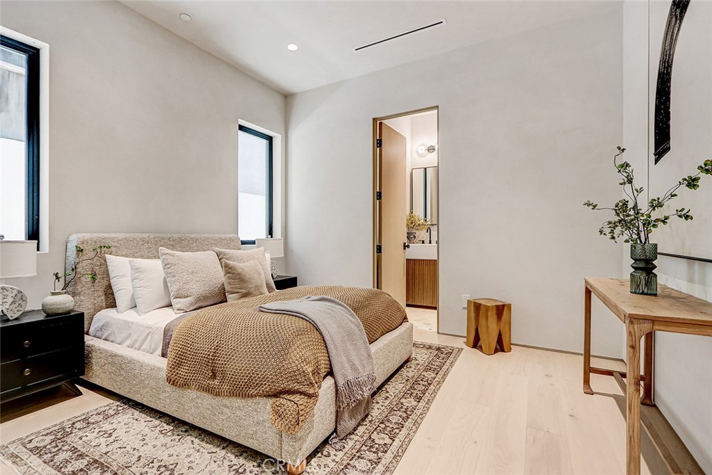 1404 Manhattan Property Photo 43