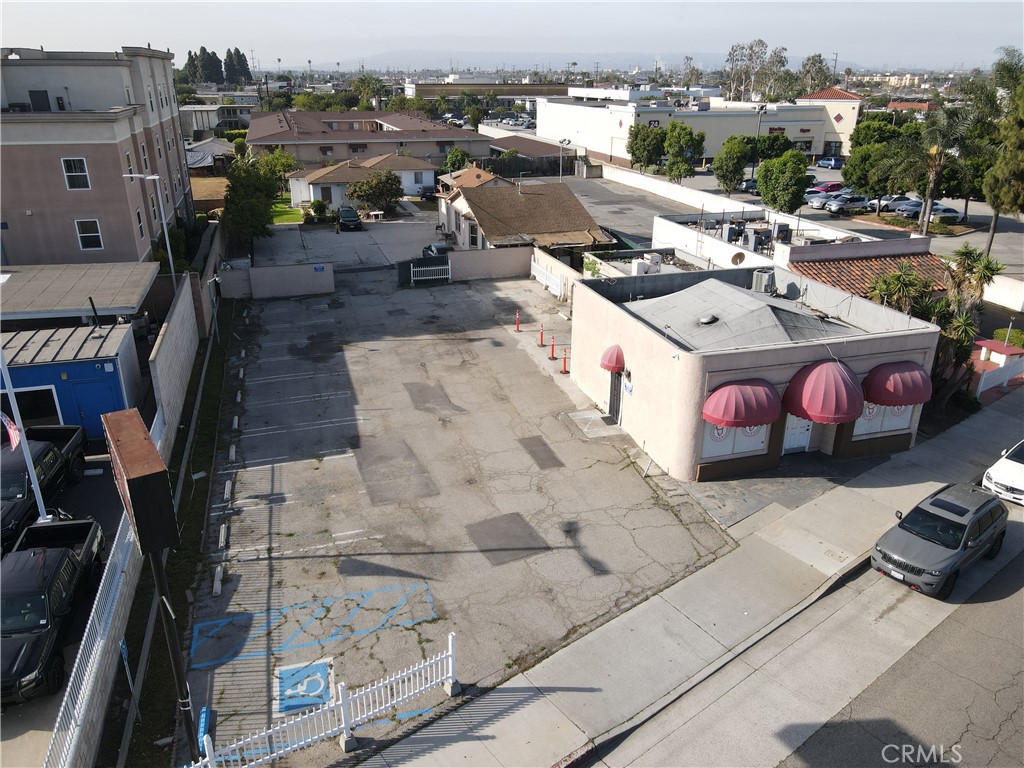 1716 W Redondo Beach Property Photo 4