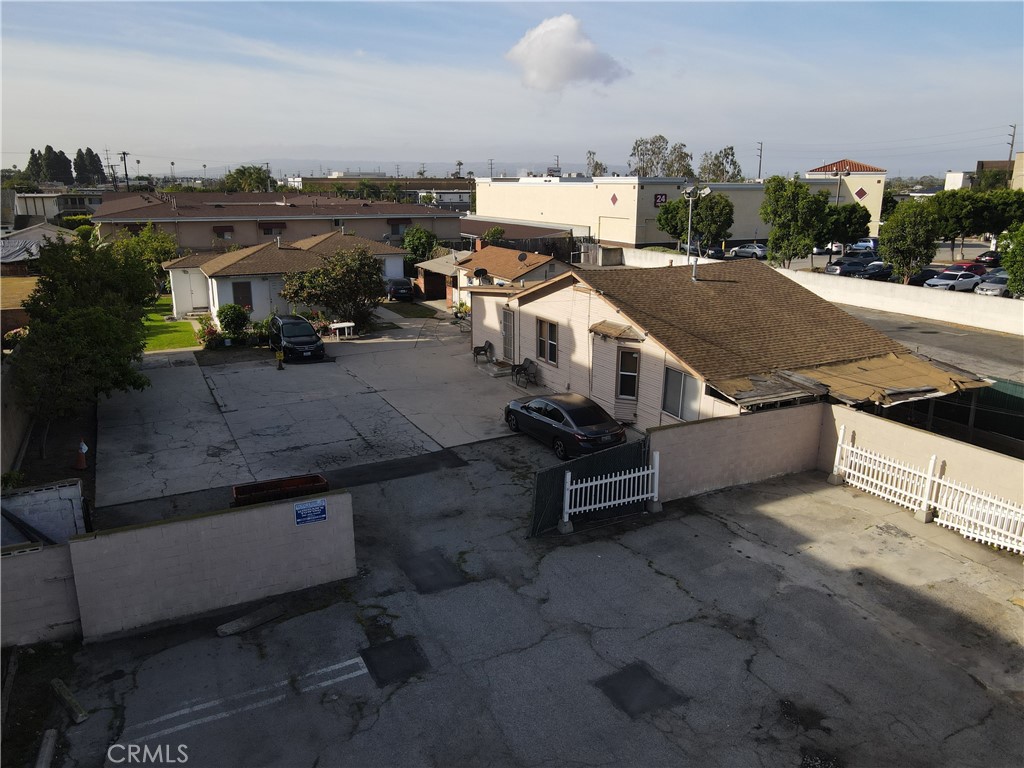 1716 W Redondo Beach Property Photo 5