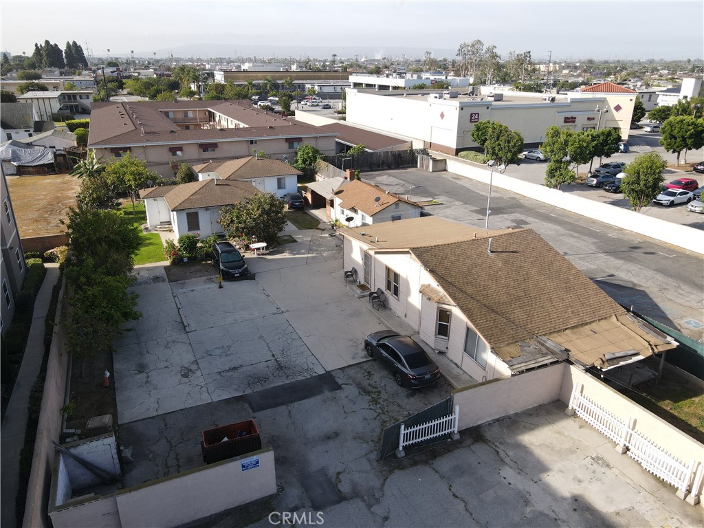 1716 W Redondo Beach Property Photo 6