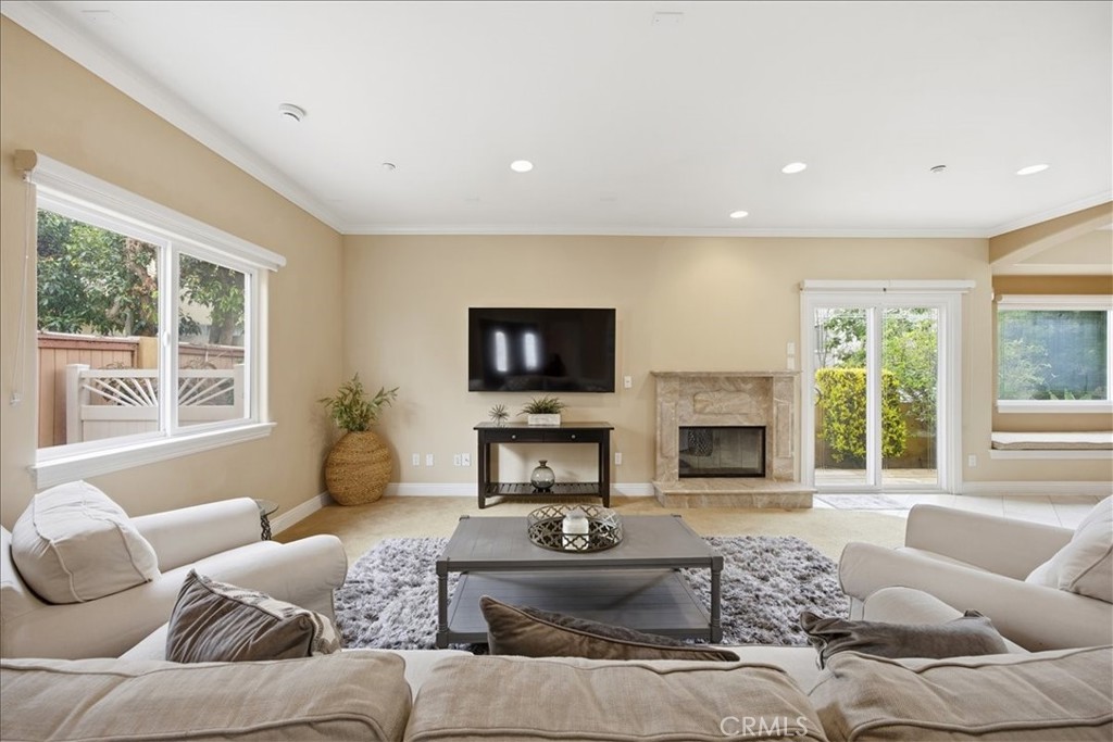 1805 Speyer Lane B Property Photo 1