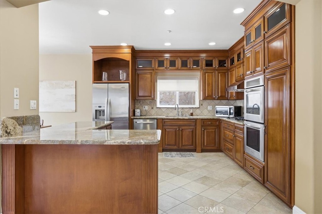 1805 Speyer Lane B Property Photo 6