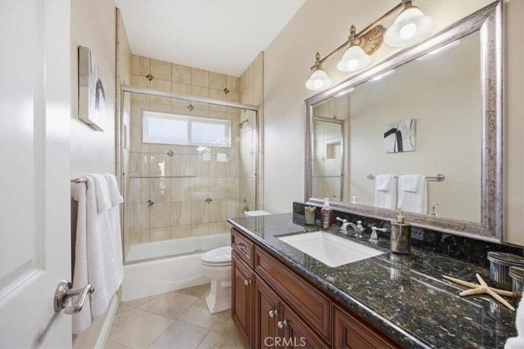 1805 Speyer Lane B Property Photo 23