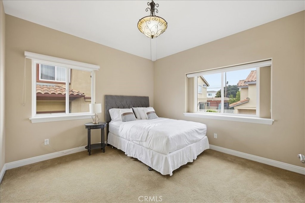 1805 Speyer Lane B Property Photo 24