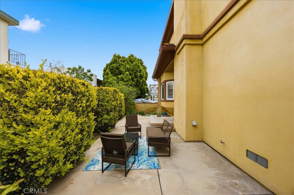 1805 Speyer Lane B Property Photo 31