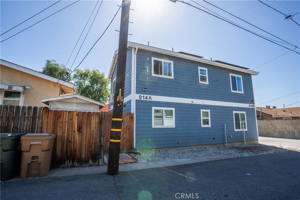 912 E Commonwealth Property Photo 5