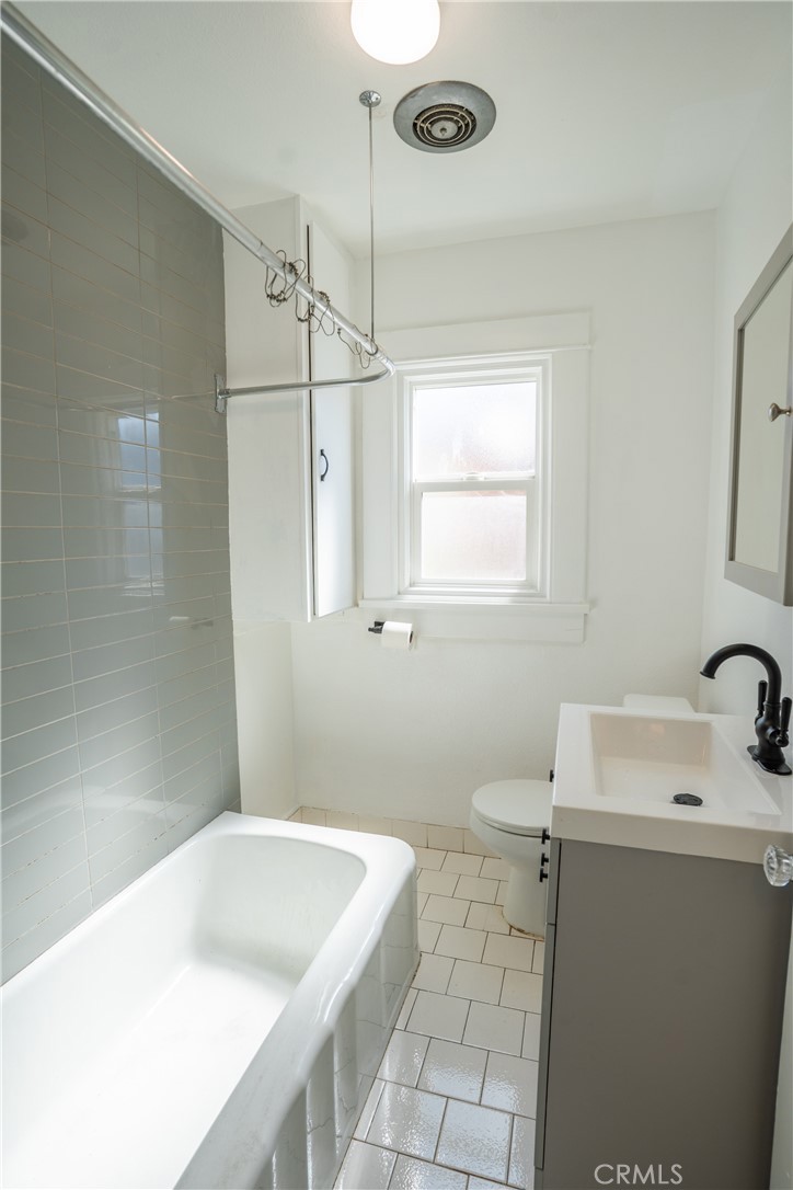 912 E Commonwealth Property Photo 10