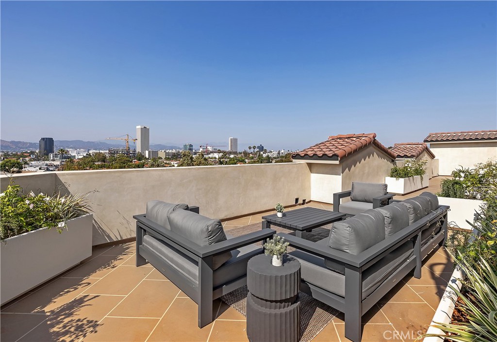 1303 S Orange Grove Avenue 603 Property Photo 19