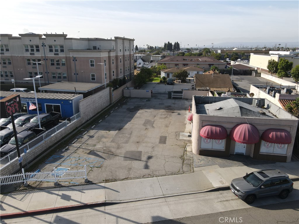 1716 W Redondo Beach Property Photo 4