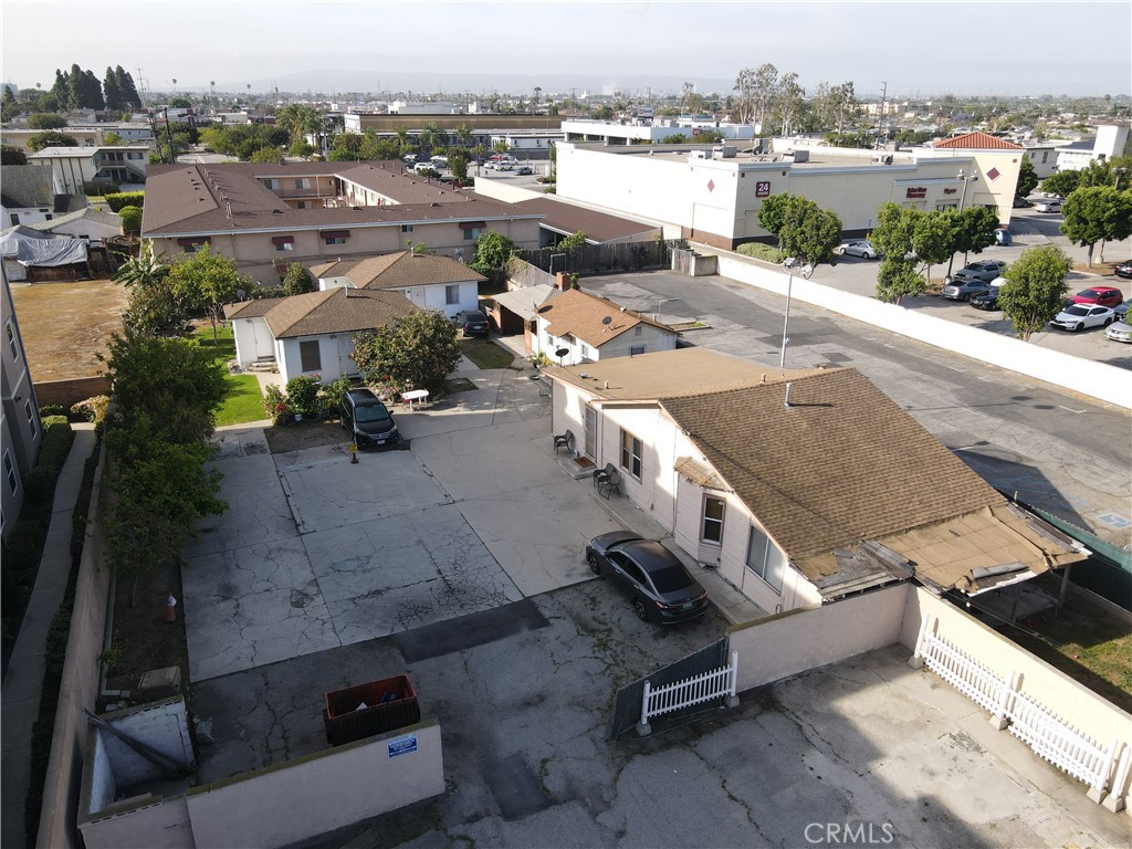 1716 W Redondo Beach Property Photo 6