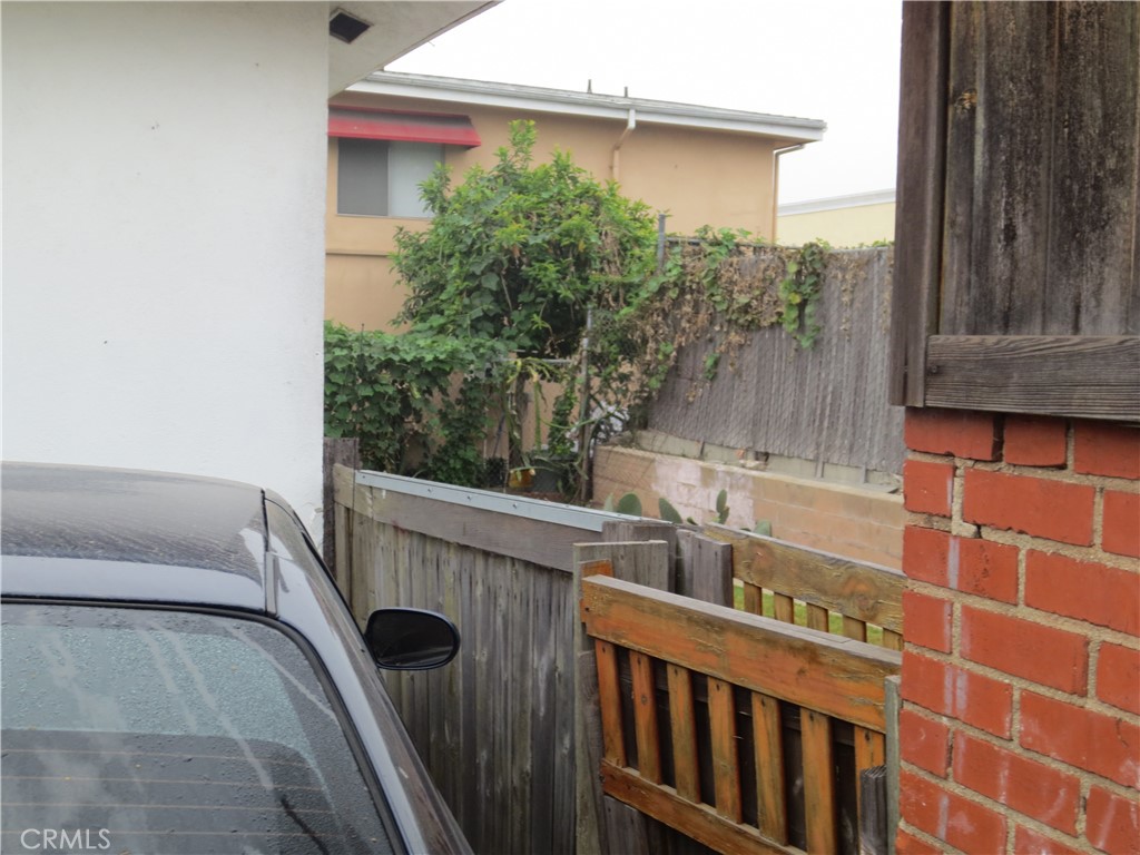 1716 W Redondo Beach Property Photo 19