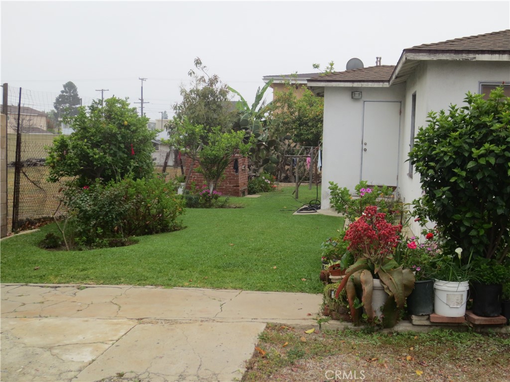 1716 W Redondo Beach Property Photo 21