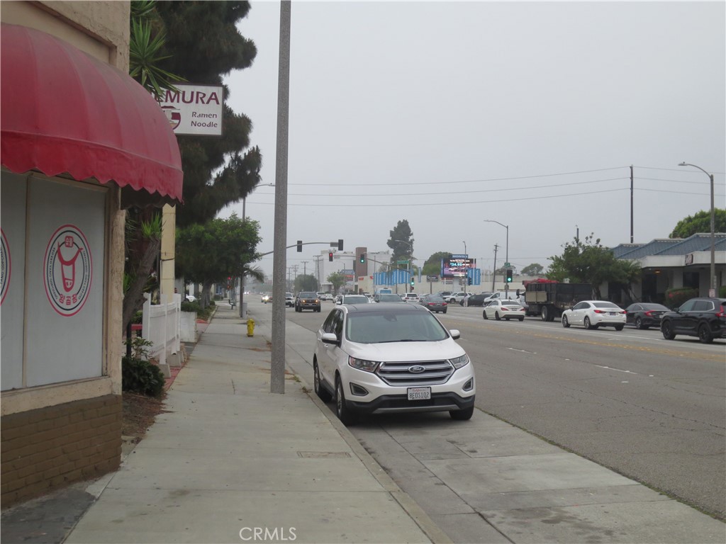 1716 W Redondo Beach Property Photo 24