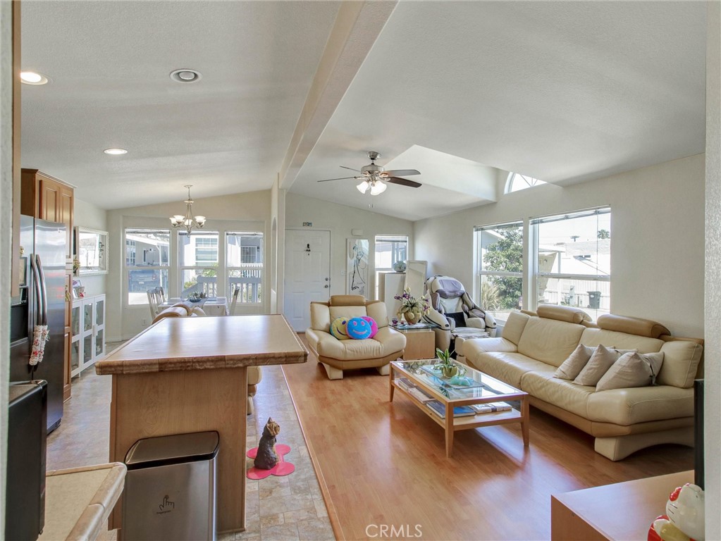 2550 Pacific Coast Highway 51 Property Photo 3