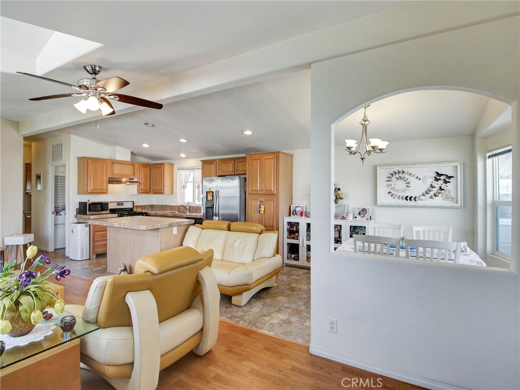 2550 Pacific Coast Highway 51 Property Photo 8
