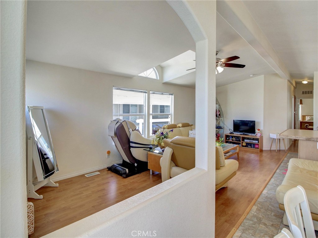 2550 Pacific Coast Highway 51 Property Photo 10