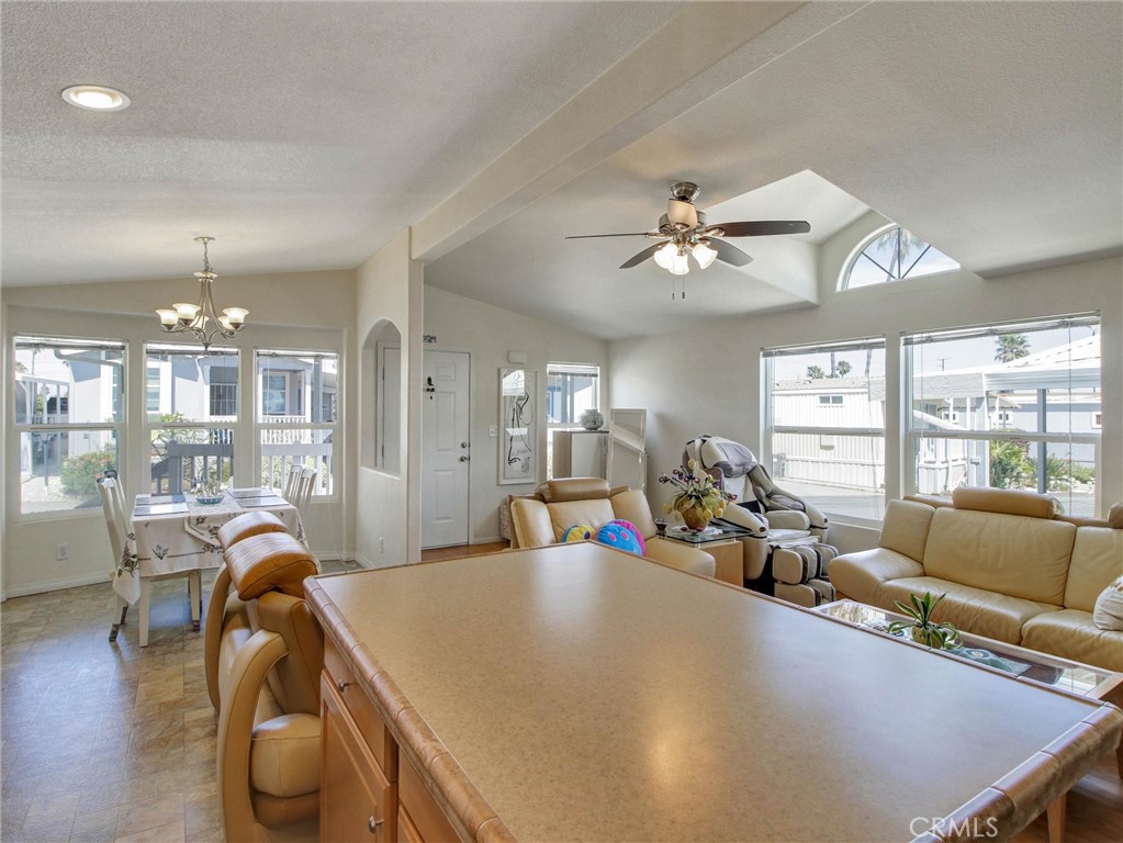 2550 Pacific Coast Highway 51 Property Photo 12