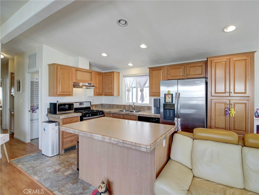 2550 Pacific Coast Highway 51 Property Photo 13