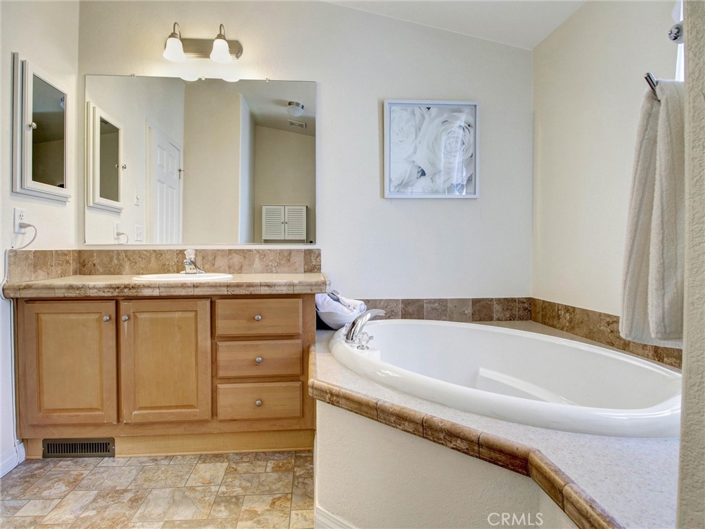2550 Pacific Coast Highway 51 Property Photo 26