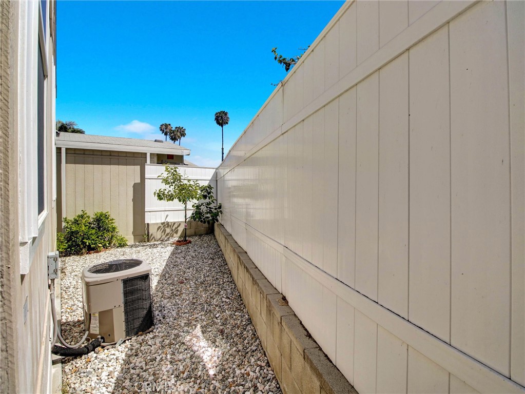 2550 Pacific Coast Highway 51 Property Photo 40