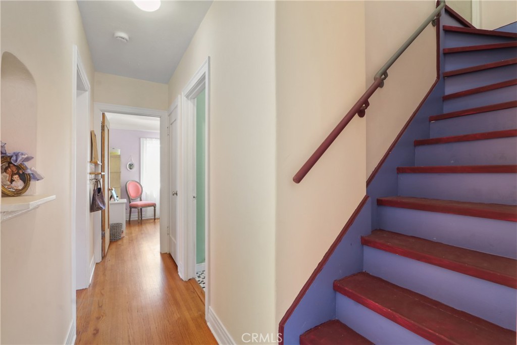 1055 W 17th Property Photo 16