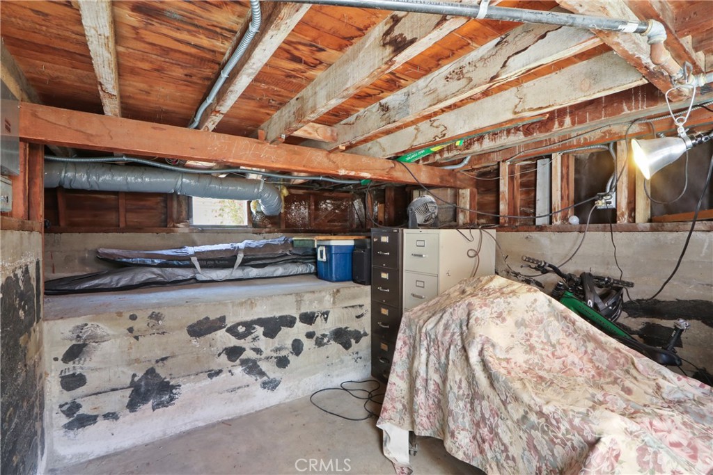 1055 W 17th Property Photo 21