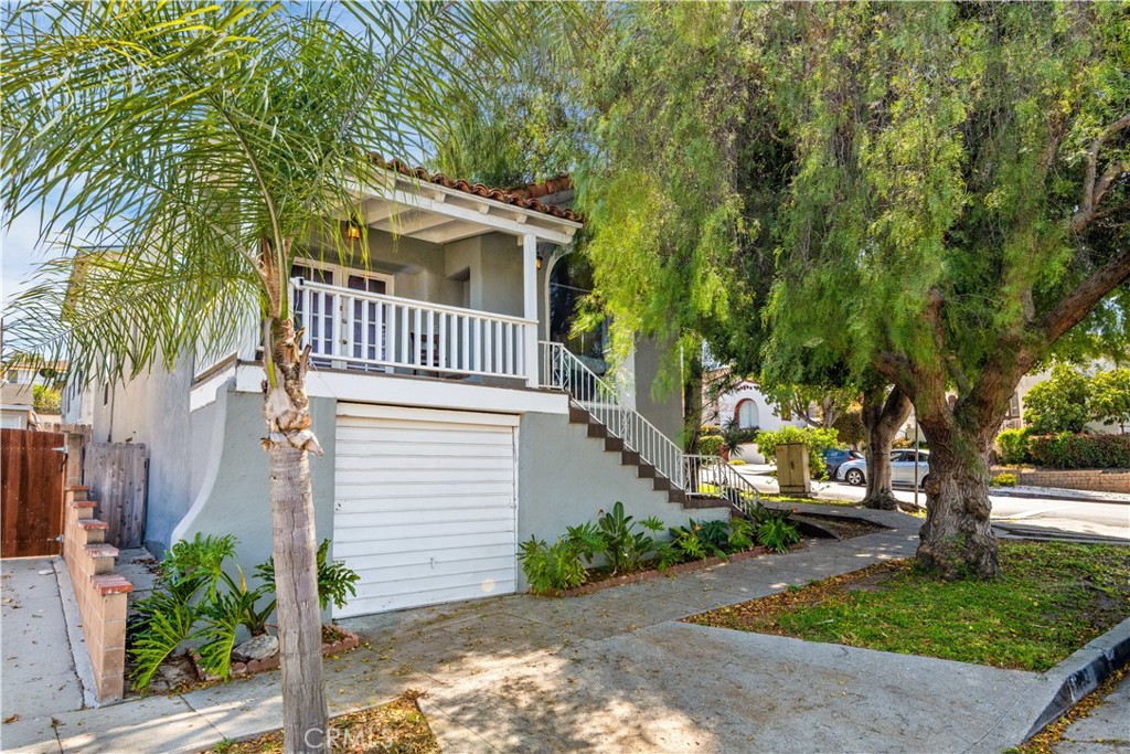 1810 S Leland Property Photo 1