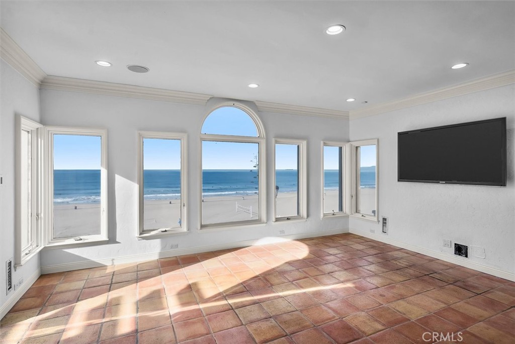 1500 The Strand Property Photo 18