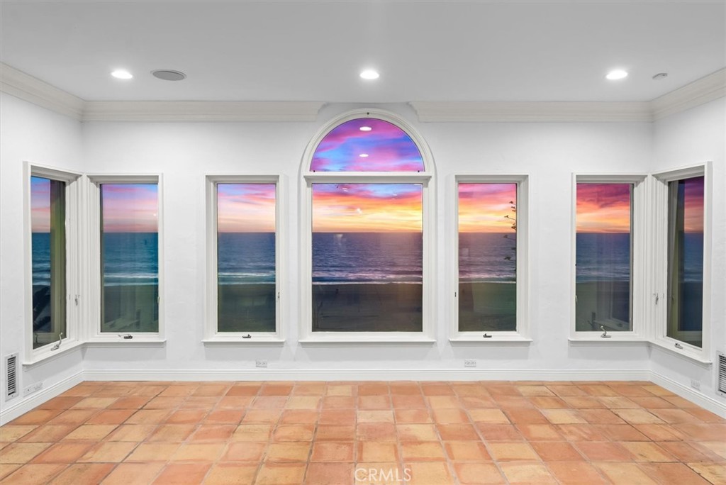 1500 The Strand Property Photo 19