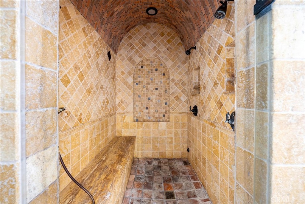 1500 The Strand Property Photo 38